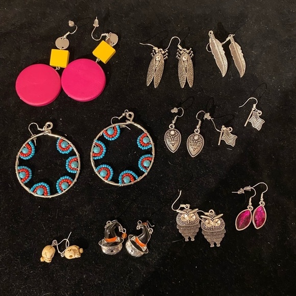 Lot 7- Bundle of 9 Dangle Earrings (EF) - Picture 5 of 6